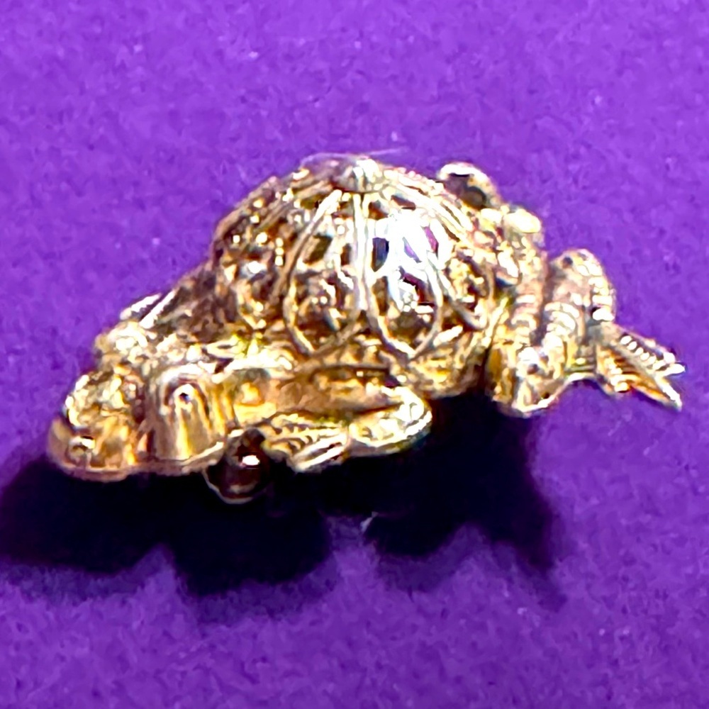 Vintage Gold tone costume jewelry Frog Brooch - Picture 6 of 7